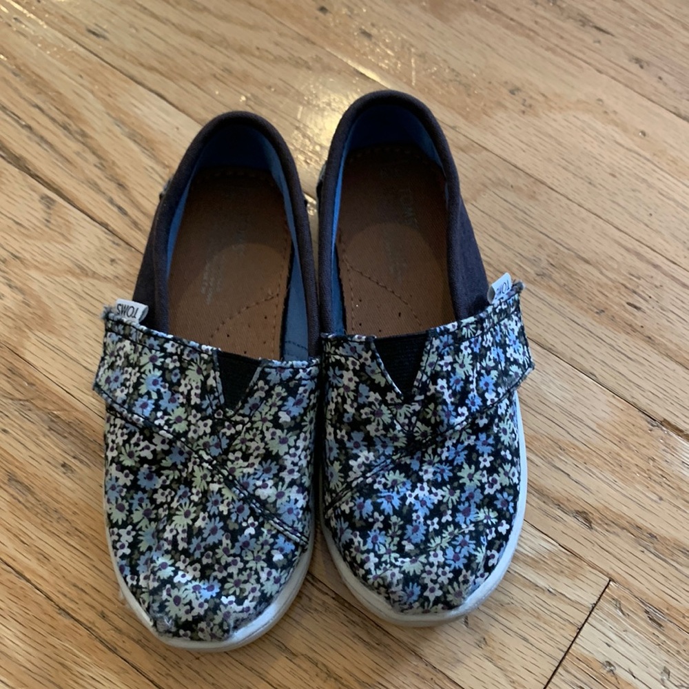 Toms Size 9